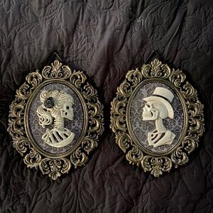 LAST CHANCE TO MAKE AN OFFER Skull Cameo Halloween Decor